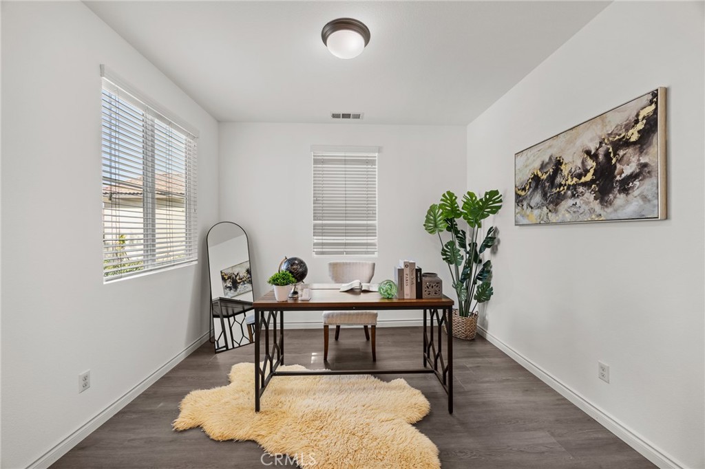 17044 Cerritos Property Photo 2