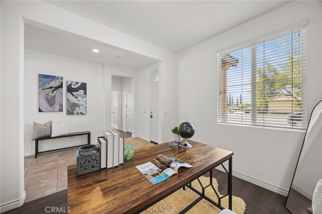 17044 Cerritos Property Photo 3