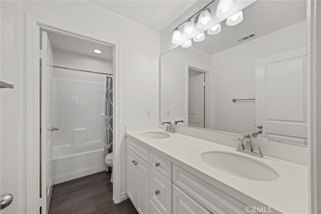 17044 Cerritos Property Photo 32