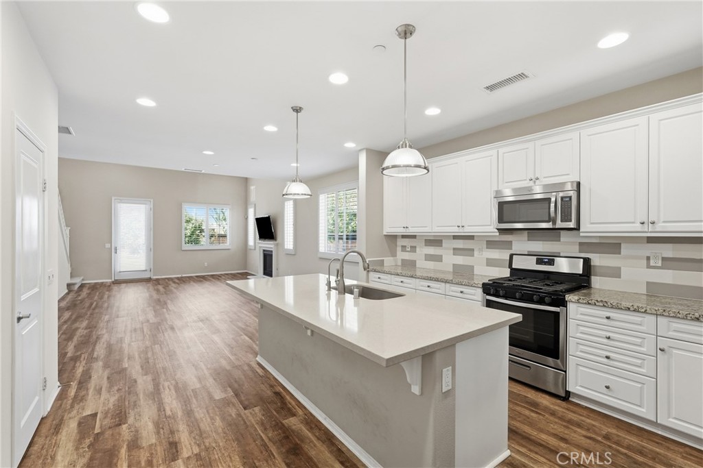 25377 Temescal Valley Lane Property Photo 6