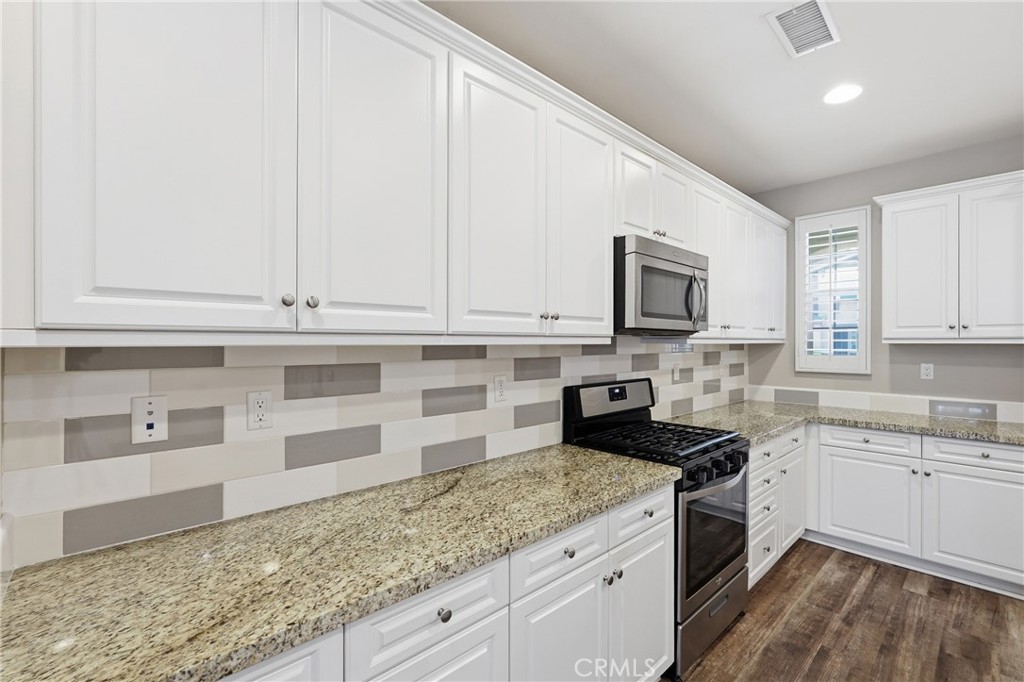 25377 Temescal Valley Lane Property Photo 10