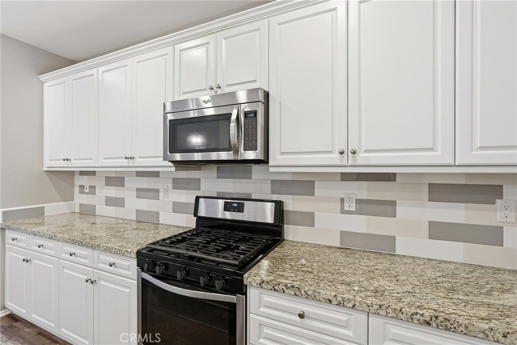 25377 Temescal Valley Lane Property Photo 11