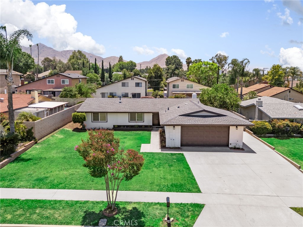 22139 Tanager Street Property Photo 1