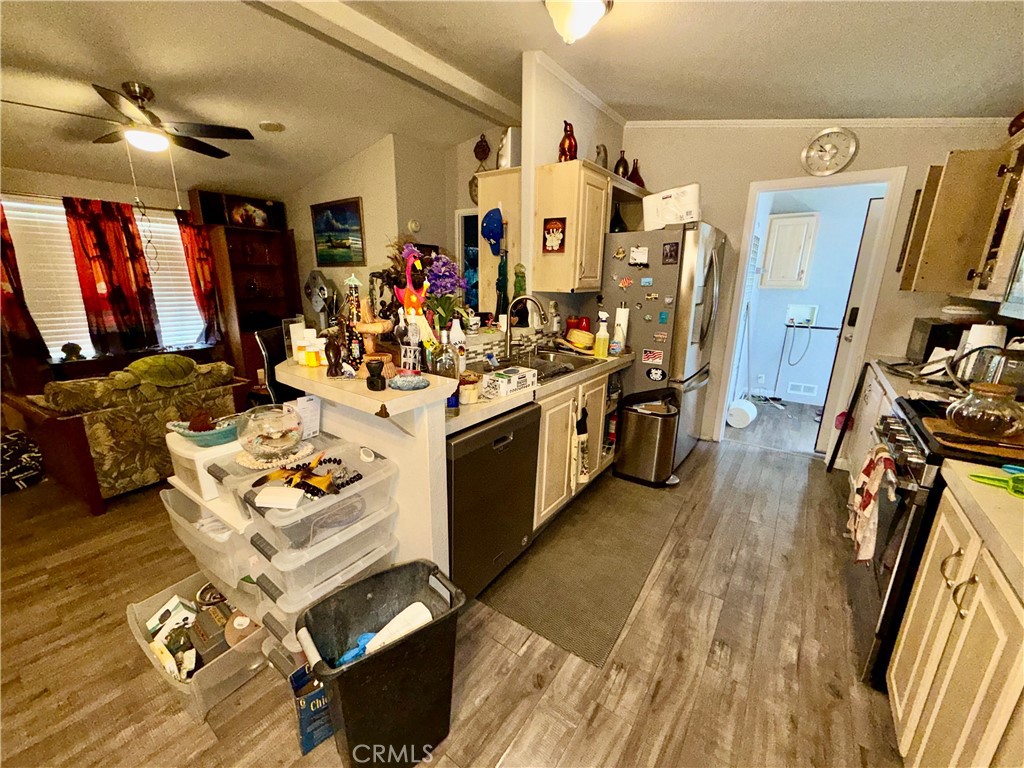 12367 4th 32 Property Photo 6