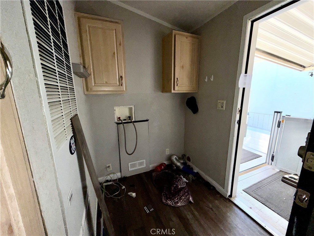 12367 4th 32 Property Photo 11