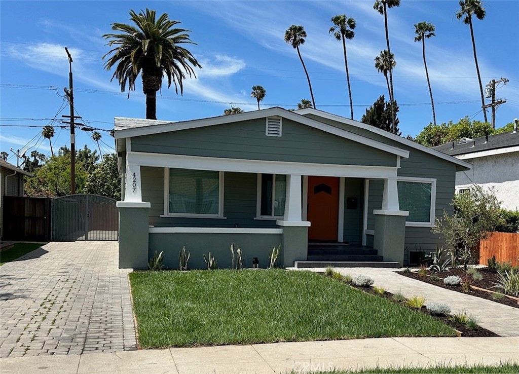 4207 S Van Ness Avenue Property Photo 2