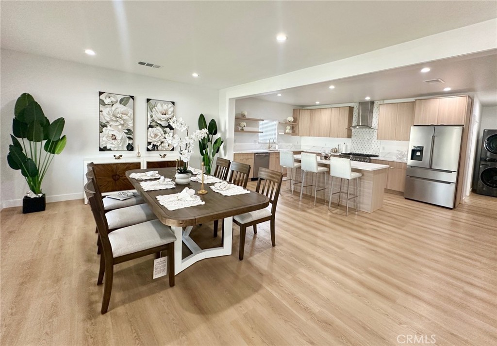 4207 S Van Ness Avenue Property Photo 4