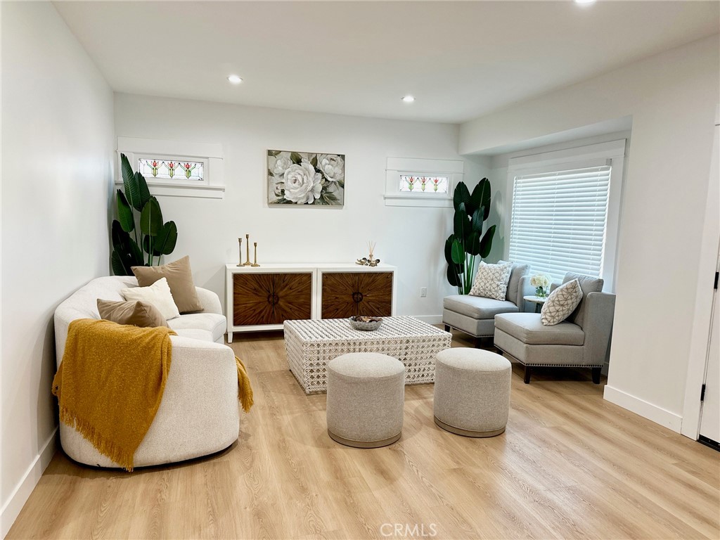 4207 S Van Ness Avenue Property Photo 13