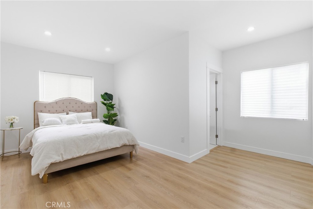 4207 S Van Ness Avenue Property Photo 15