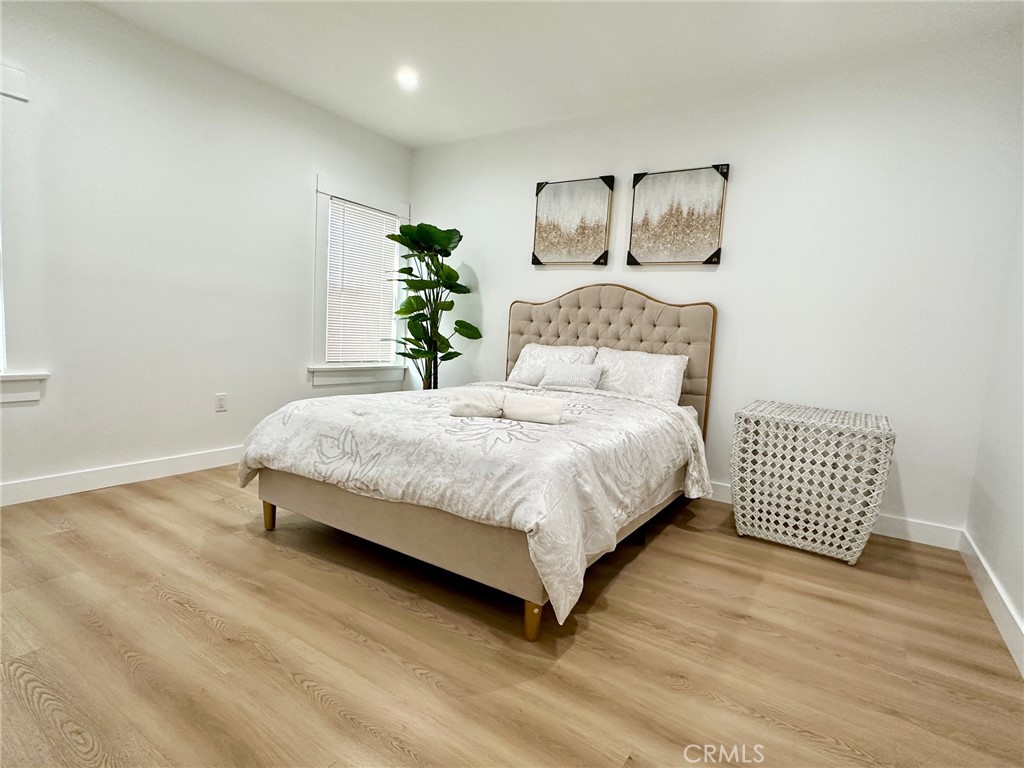 4207 S Van Ness Avenue Property Photo 17