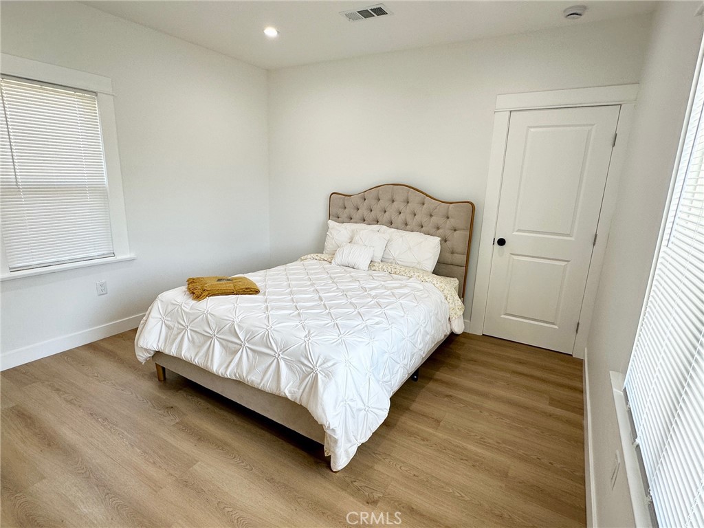 4207 S Van Ness Avenue Property Photo 20