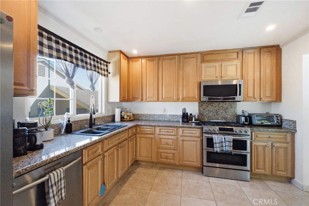 1354 Fulton Property Photo 11