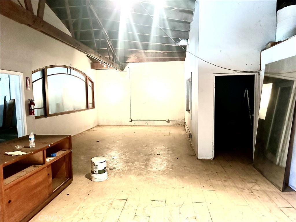 1007 N Mission Property Photo 3
