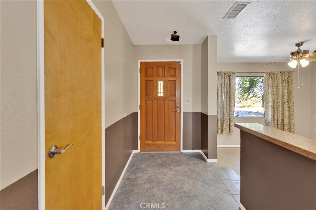 11470 Hawthorne Property Photo 5