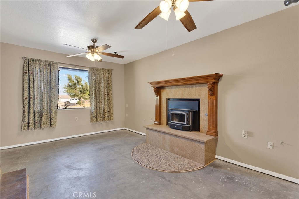 11470 Hawthorne Property Photo 7