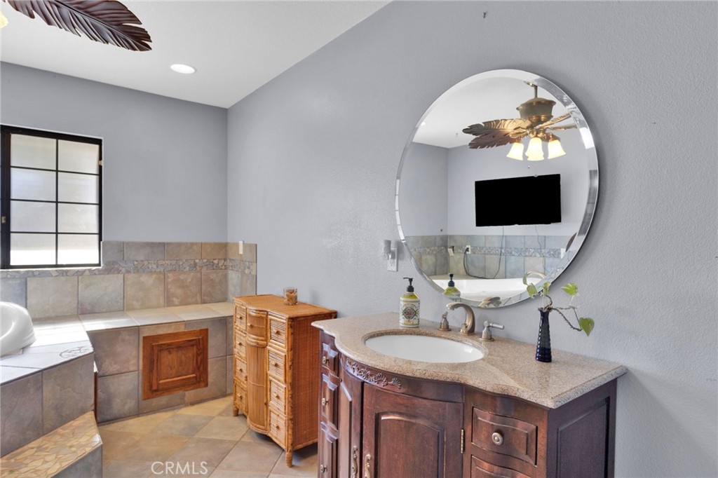 11470 Hawthorne Property Photo 23