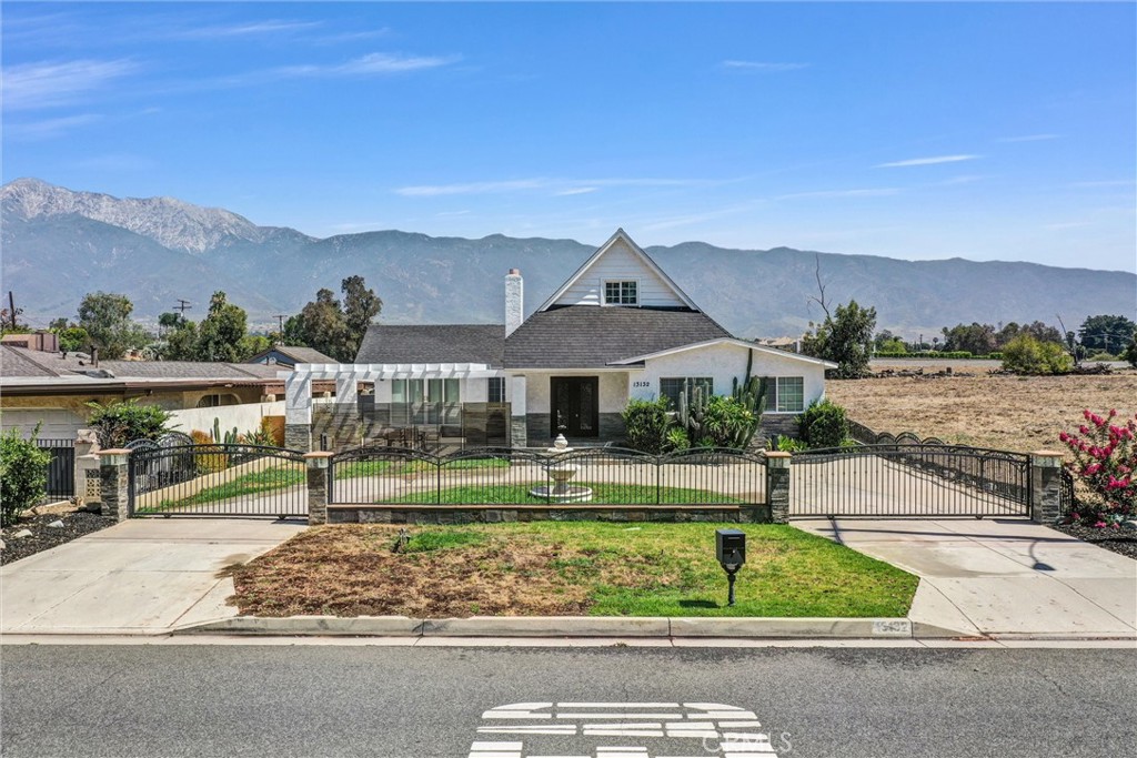 13132 Victoria Property Photo 2