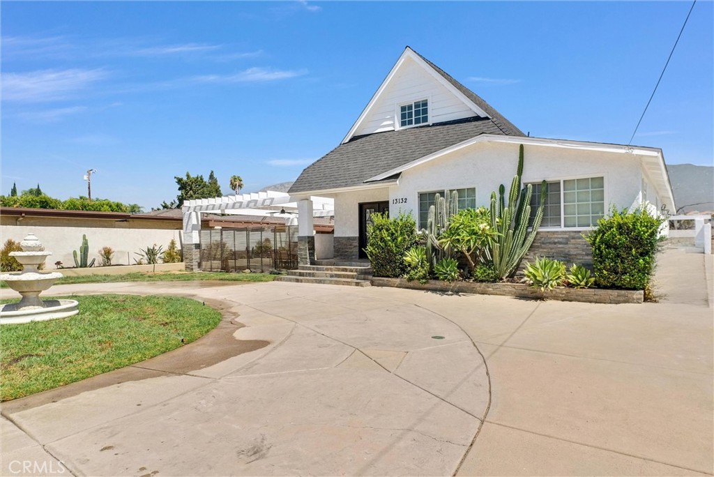 13132 Victoria Property Photo 4