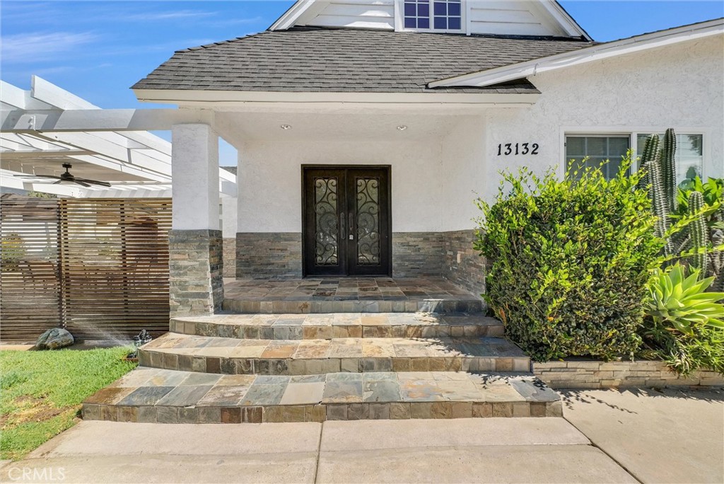 13132 Victoria Property Photo 5