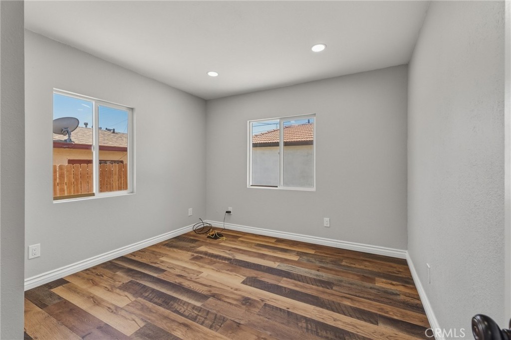 796 N Mount Vernon Avenue Property Photo 19