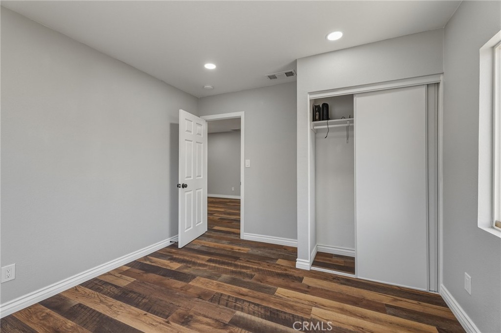 796 N Mount Vernon Avenue Property Photo 20