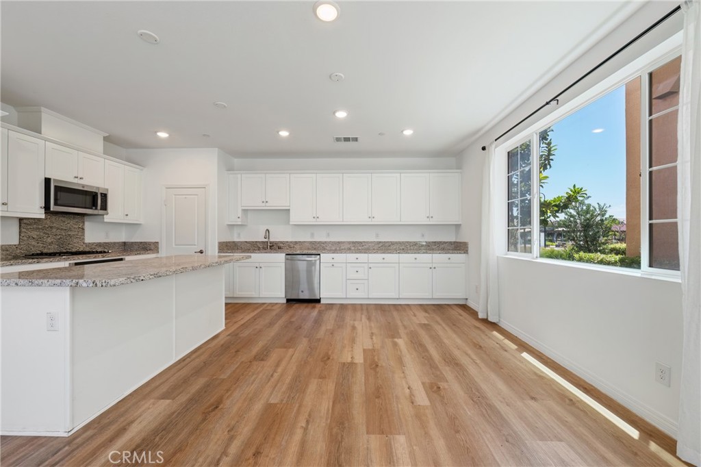 8757 Roving Place Property Photo 7
