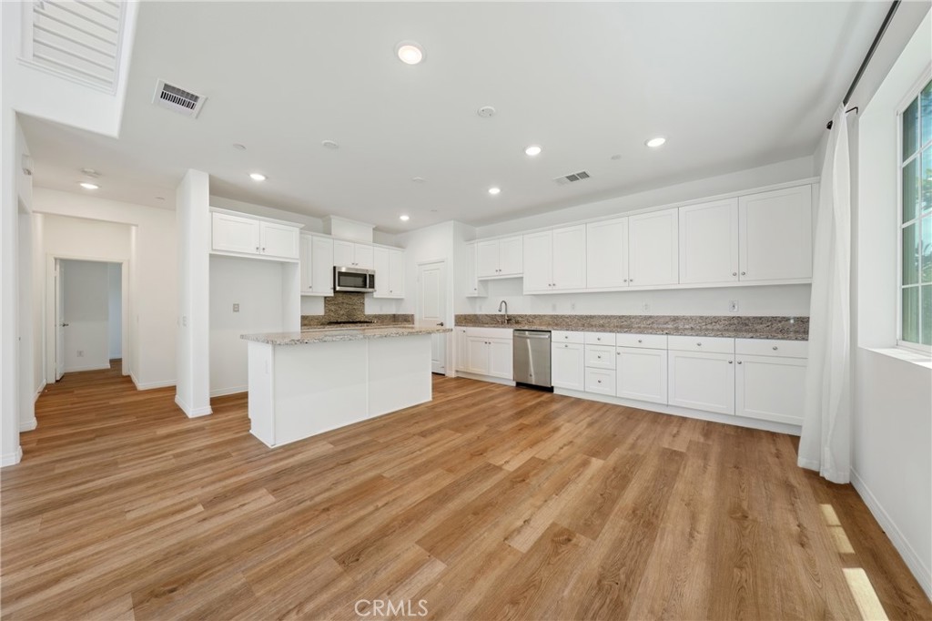 8757 Roving Place Property Photo 9