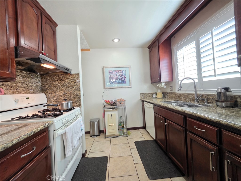 321 Johnston Street Property Photo 11