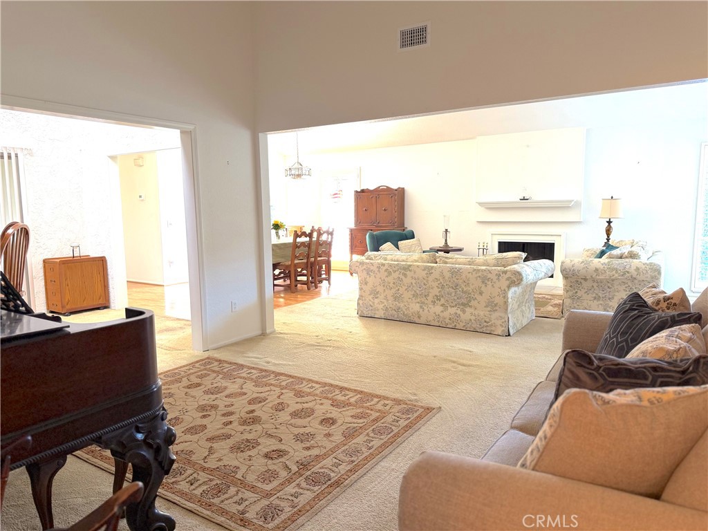 1273 N North Hills Drive Property Photo 4