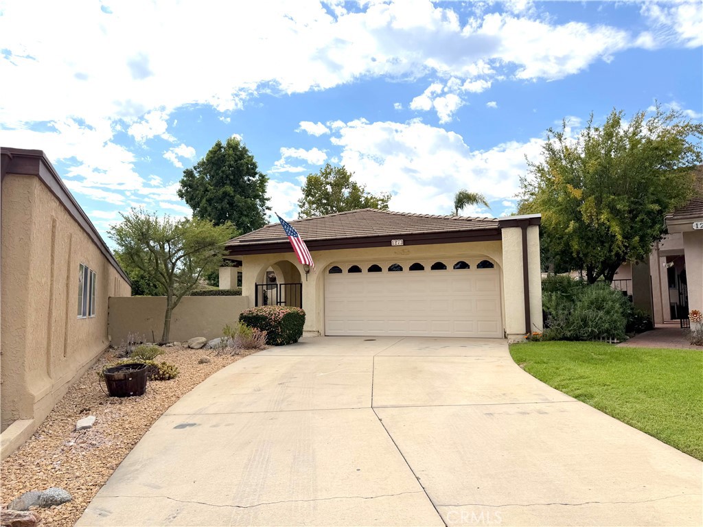 1273 N North Hills Drive Property Photo 6