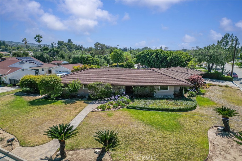 409 S La Serena Property Photo