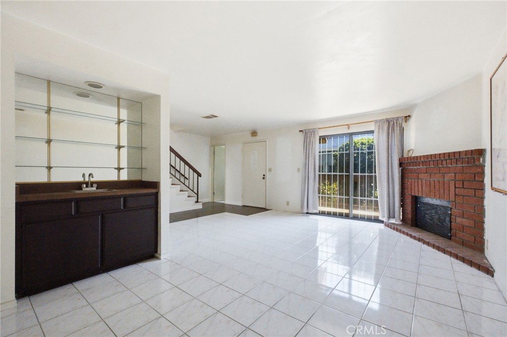 506 Pomelo Avenue C Property Photo 2