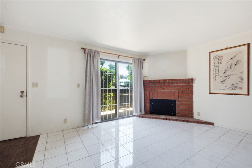 506 Pomelo Avenue C Property Photo 4