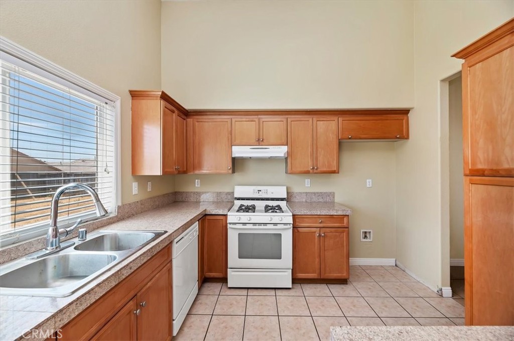 14336 Caroline Property Photo 8