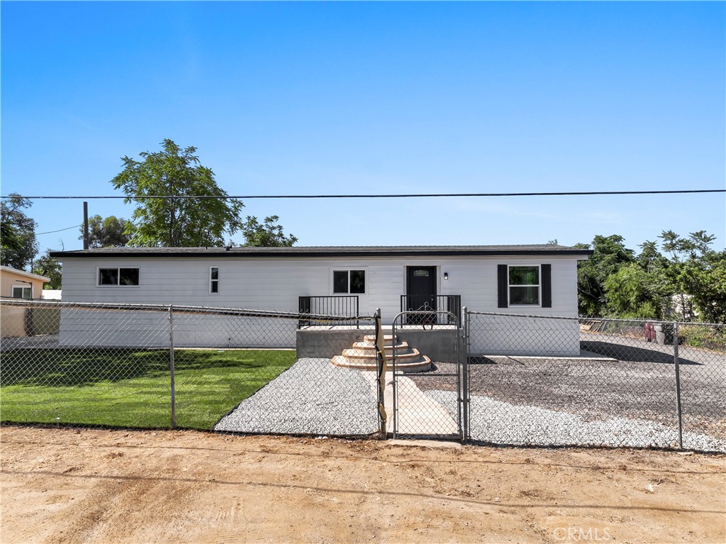 21133 Kinney Property Photo 2