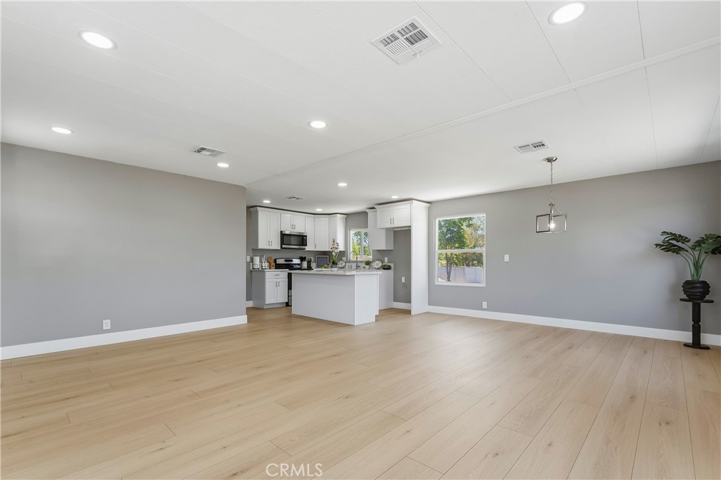 21133 Kinney Property Photo 7