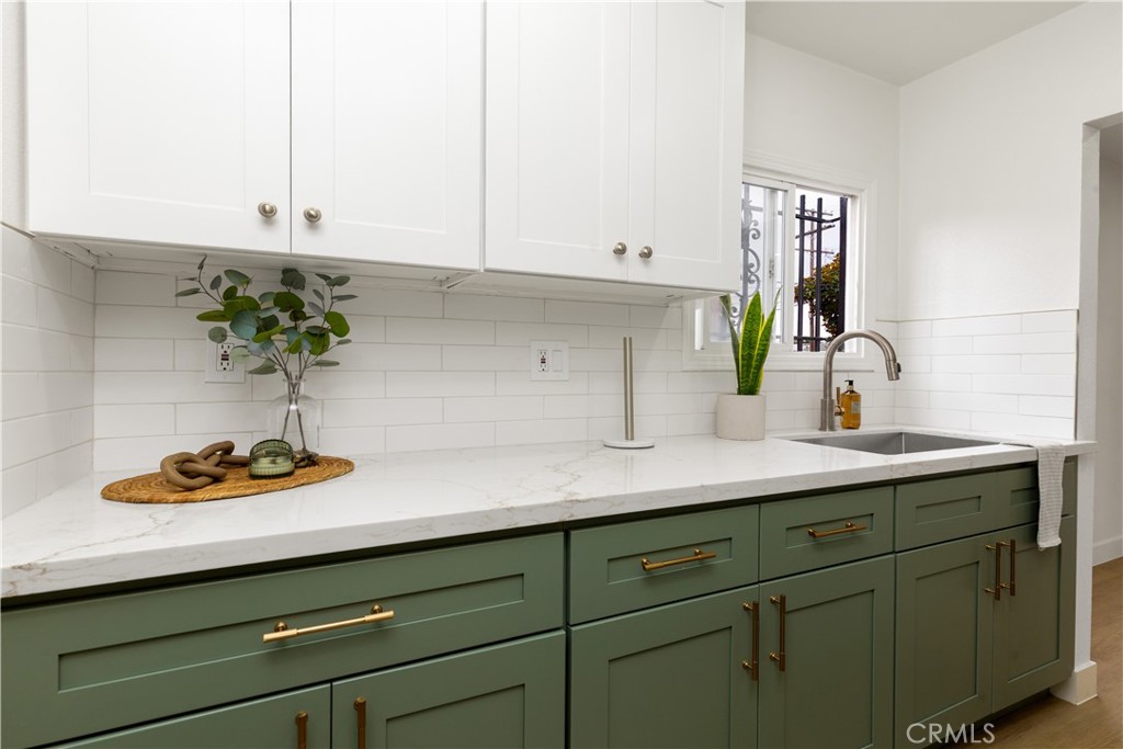 3477 W 71st Property Photo 5
