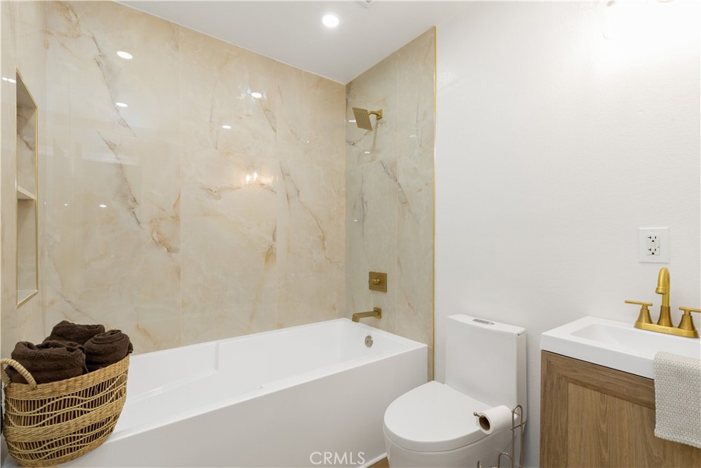 3477 W 71st Property Photo 10