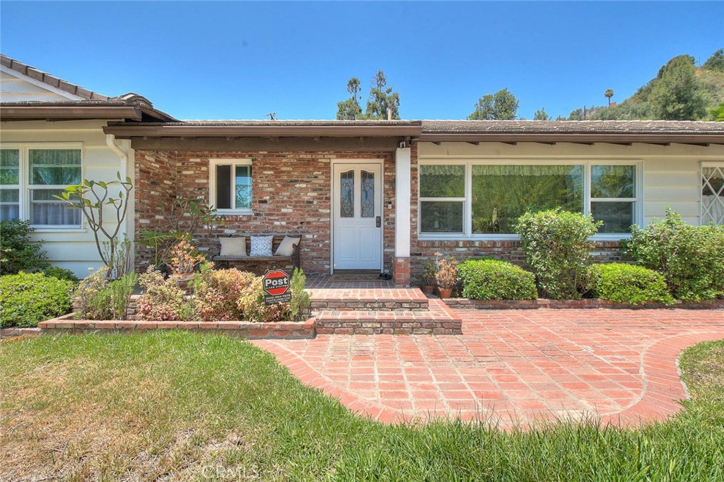 615 Mount Olive Dr Property Photo 2