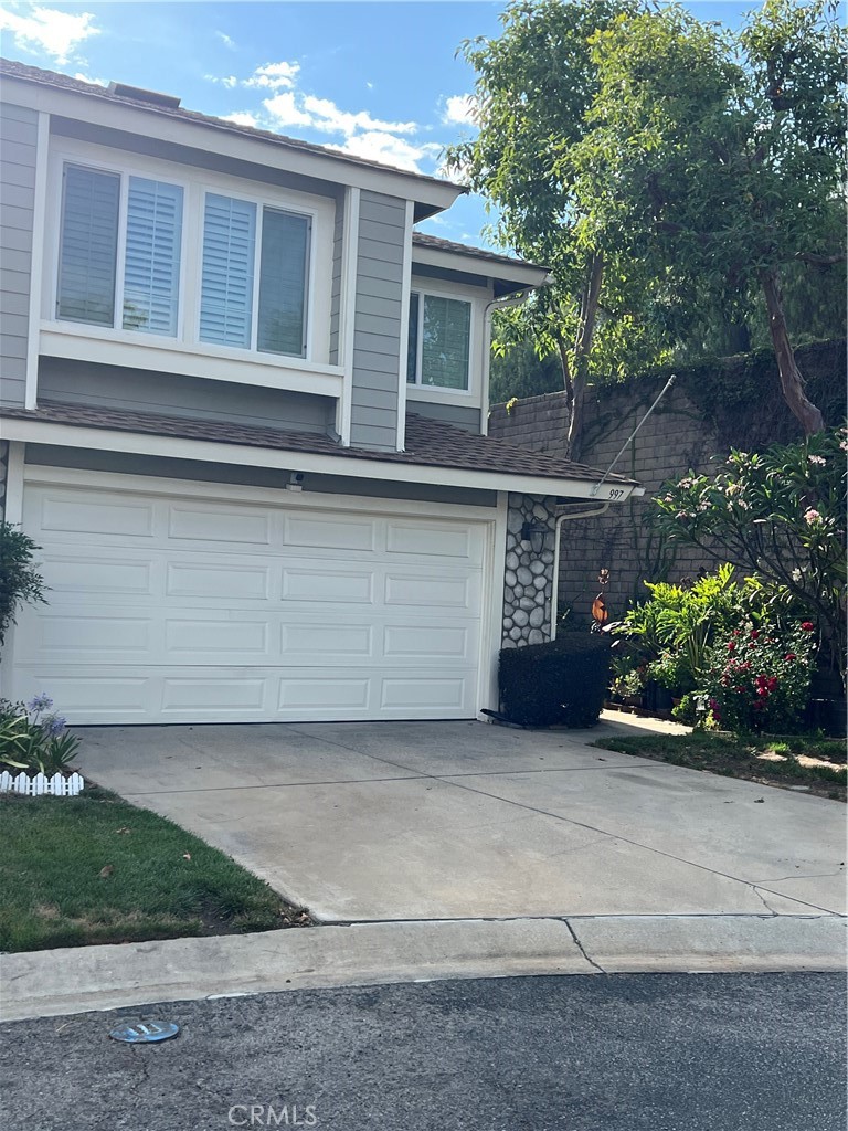 997 Lotus Circle Property Photo 1