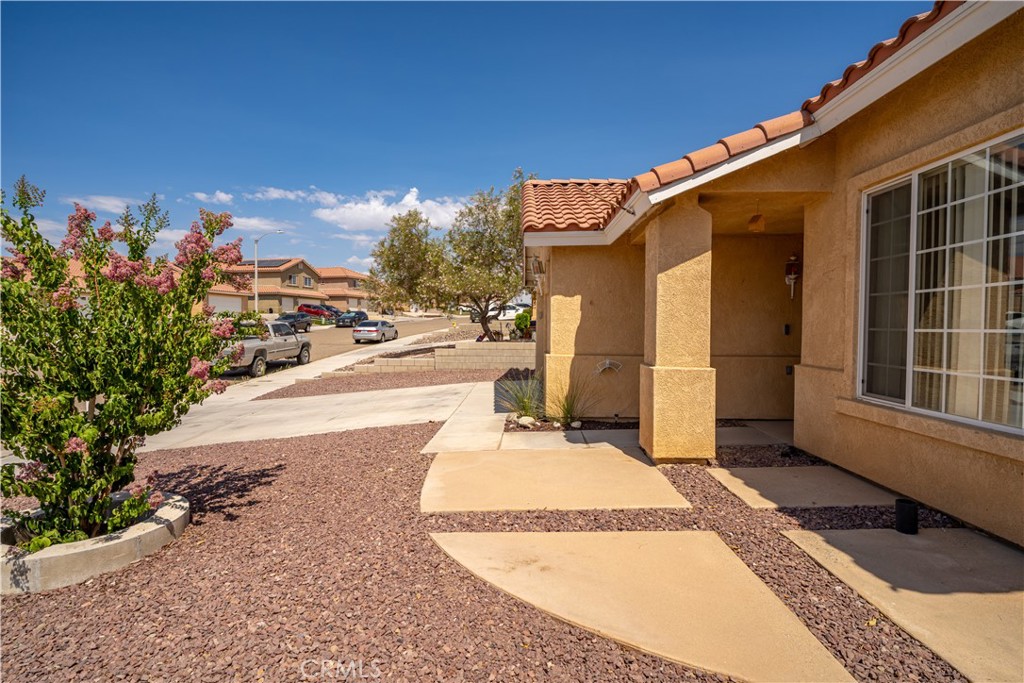 17557 Caprice Way Property Photo 4