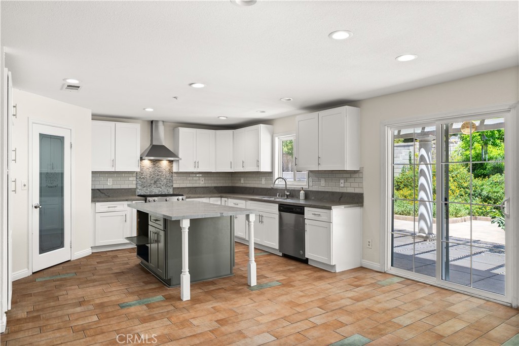 15556 Skylark Property Photo 15