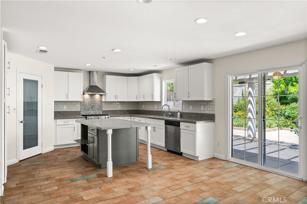 15556 Skylark Property Photo 15