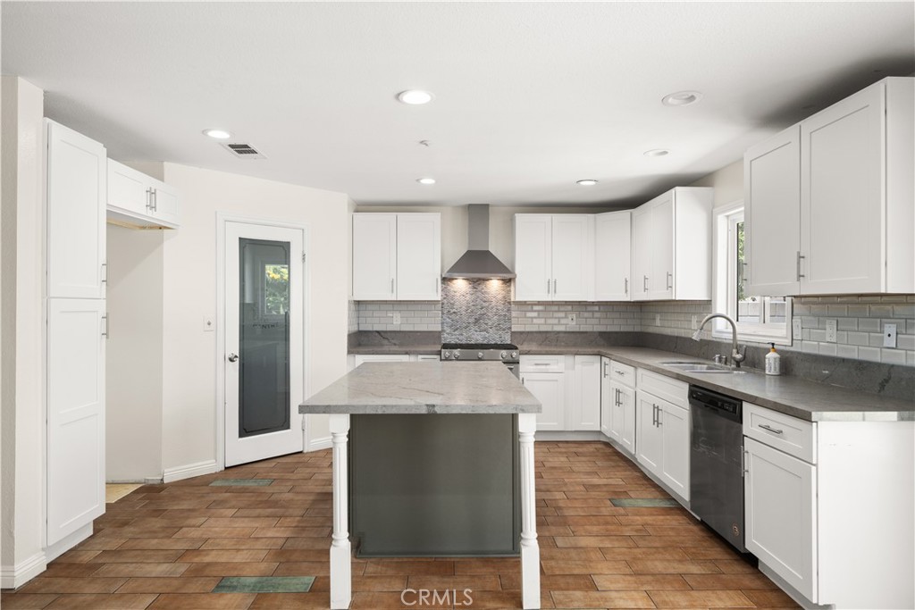 15556 Skylark Property Photo 16