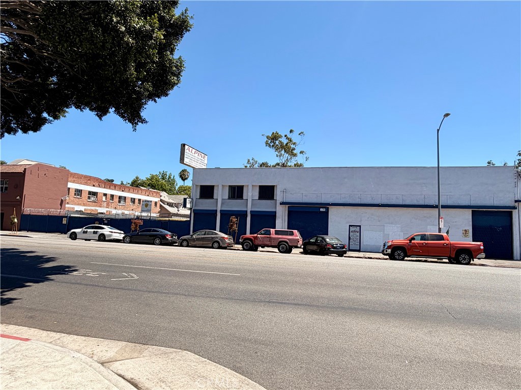 2378 W Washington Boulevard Property Photo 1