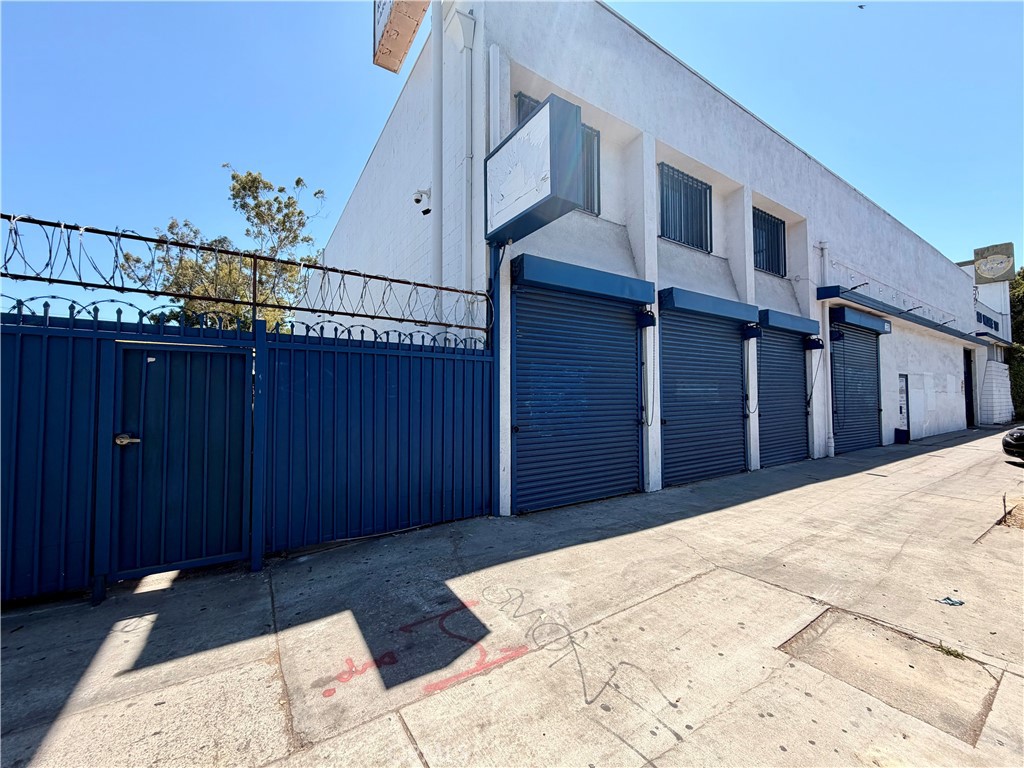 2378 W Washington Boulevard Property Photo 2