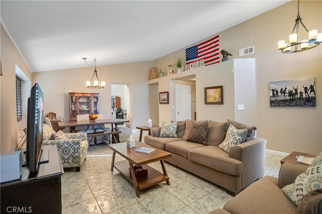 10900 San Mateo Property Photo 3