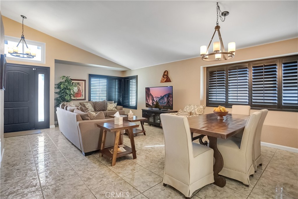 10900 San Mateo Property Photo 4
