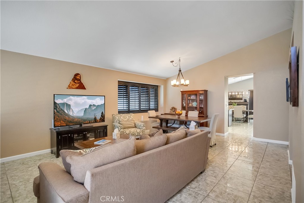 10900 San Mateo Property Photo 5