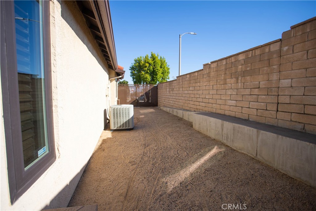 10900 San Mateo Property Photo 34